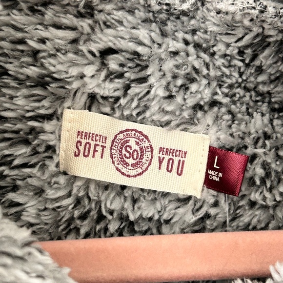 SO Cozy Gray Funnel Neck Plush Fleece Cowl Neck Pullover Top - Picture 16 of 16